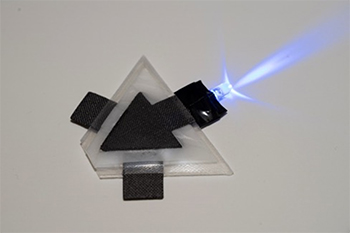 内部に水が染み込むと発電する