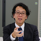 小松　武志 氏