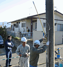 写真３　ロッド投入の様子
