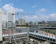 図４　無線基地局装置用アンテナをビル屋上に設置