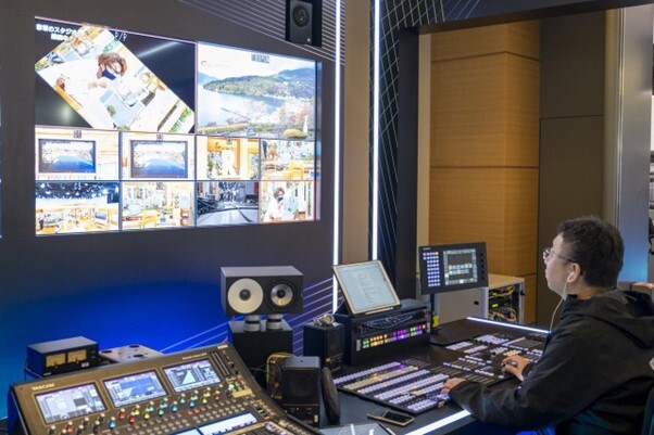 TBSテレビの情報番組を武蔵野研究開発センタから画像切替やミキシングする光景