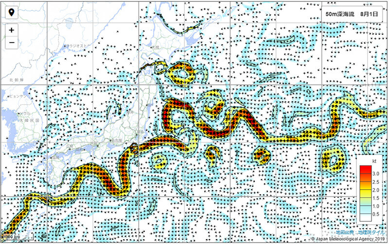 2024年8月1日の日本近海の海流実況図。赤～黄色で示された流速の速い部分が黒潮と黒潮続流を表している。日本南岸を流れる黒潮は紀伊半島沖で南下して大きく蛇行しているほか、黒潮続流は三陸沖にまで達し、北海道の南東沖では北偏した黒潮続流からちぎれた渦を伴っている様子がうかがえる。（画像出典：気象庁 『表層水温・海流実況図』 ）